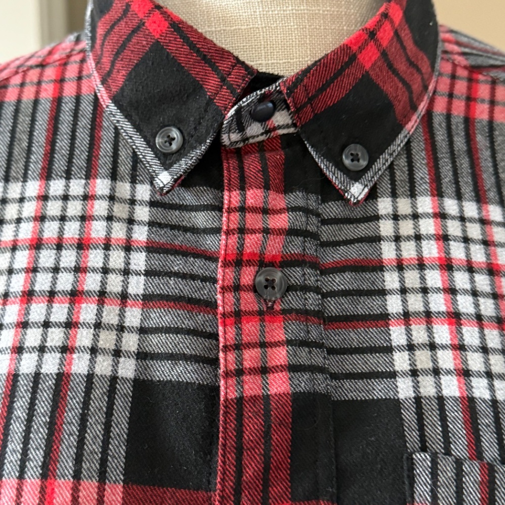 Men's KAVU Red Black Plaid Long Sleeve Button Down Shirt Size M - Picture 8 of 13